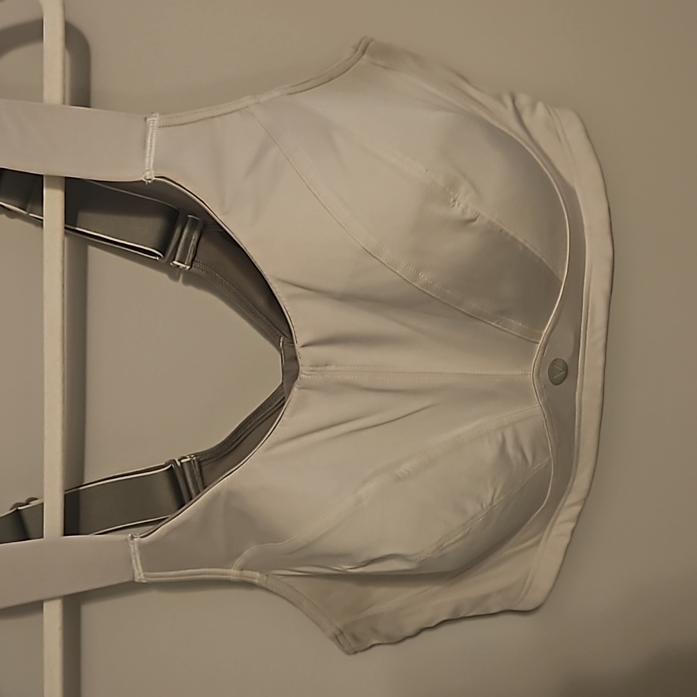 Livi Activewear Underwire Sports Bra